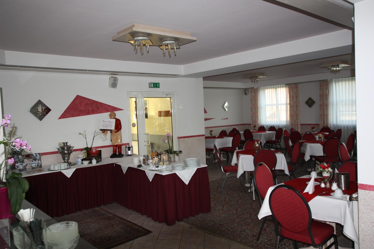 Hotel Buergerhof Hohenstein-Ernstthal Buitenkant foto