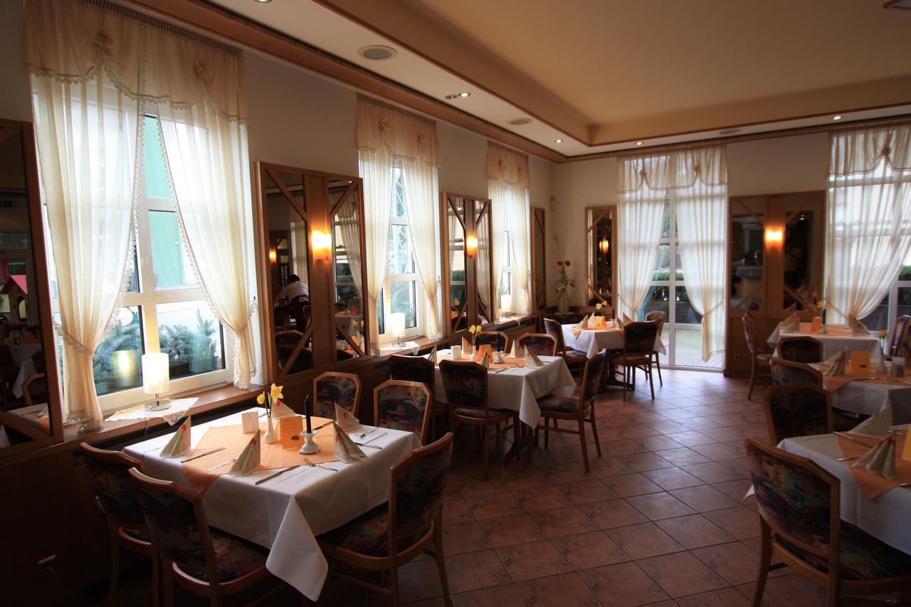 Hotel Buergerhof Hohenstein-Ernstthal Buitenkant foto