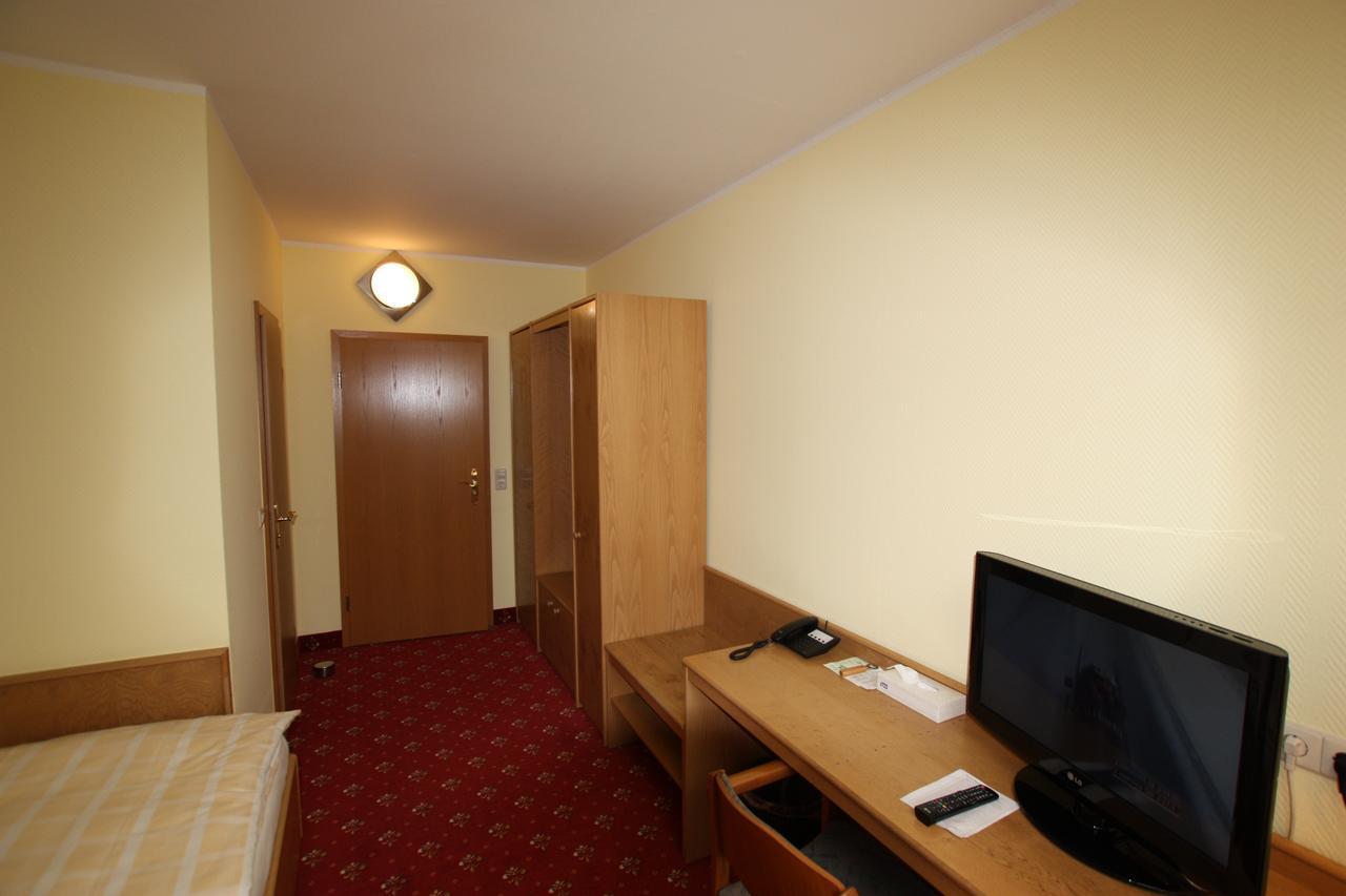 Hotel Buergerhof Hohenstein-Ernstthal Buitenkant foto