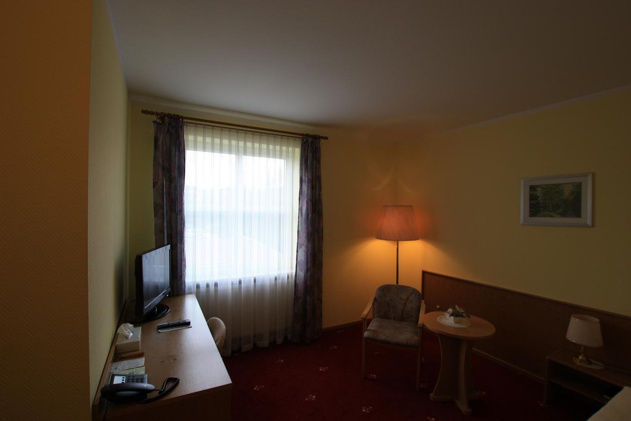 Hotel Buergerhof Hohenstein-Ernstthal Buitenkant foto
