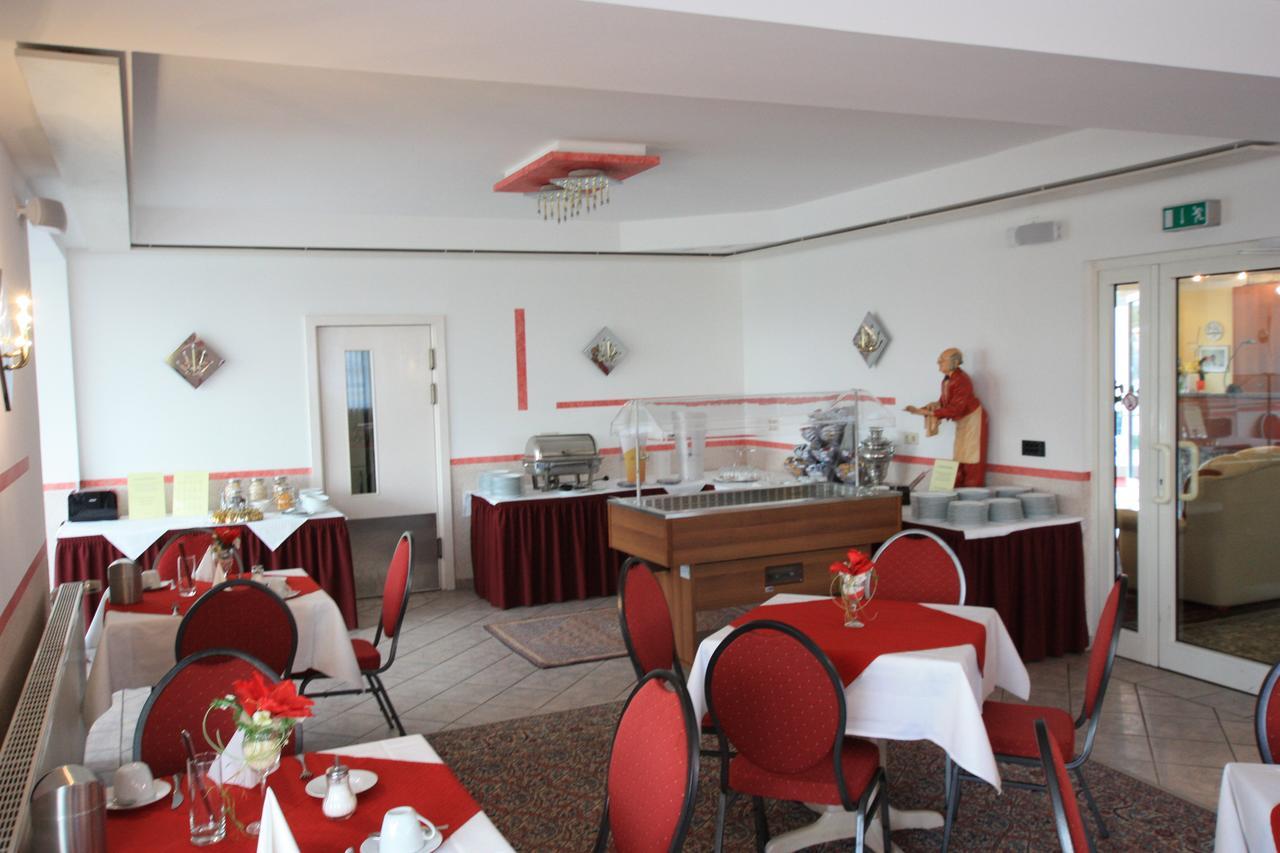 Hotel Buergerhof Hohenstein-Ernstthal Buitenkant foto