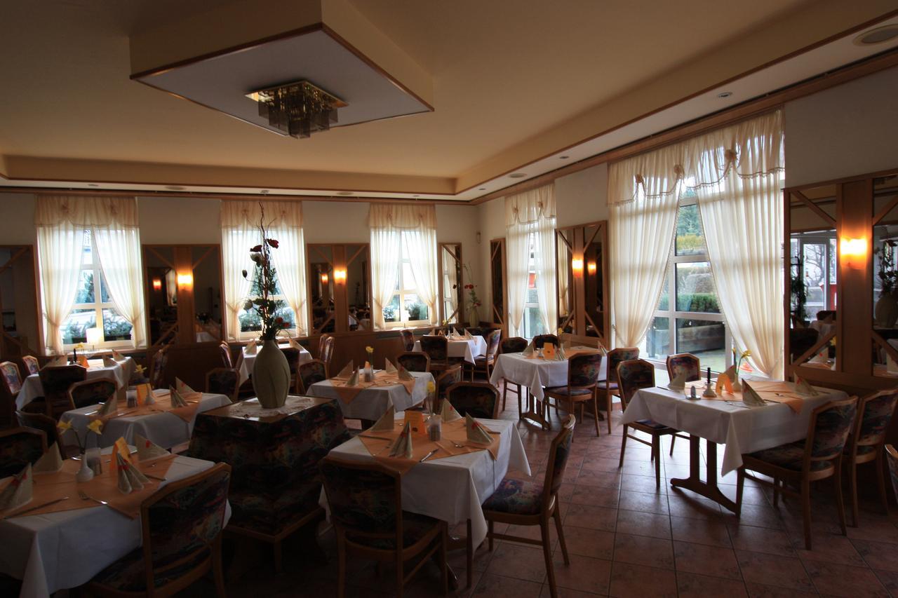 Hotel Buergerhof Hohenstein-Ernstthal Buitenkant foto