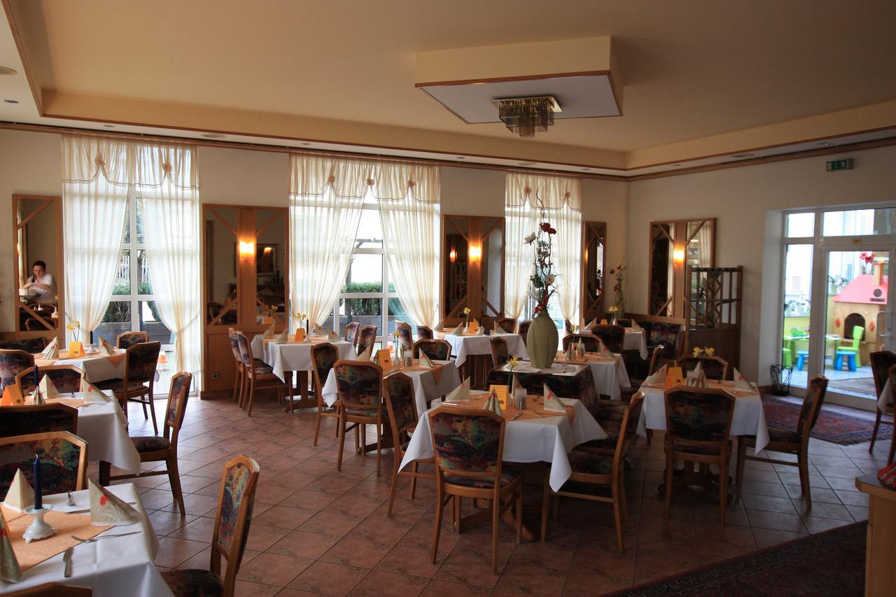 Hotel Buergerhof Hohenstein-Ernstthal Buitenkant foto