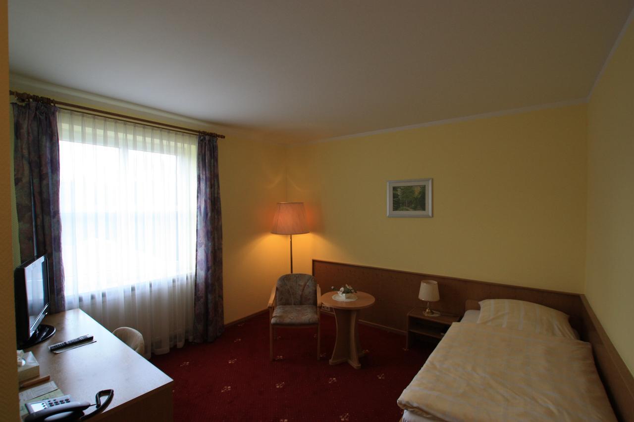 Hotel Buergerhof Hohenstein-Ernstthal Buitenkant foto
