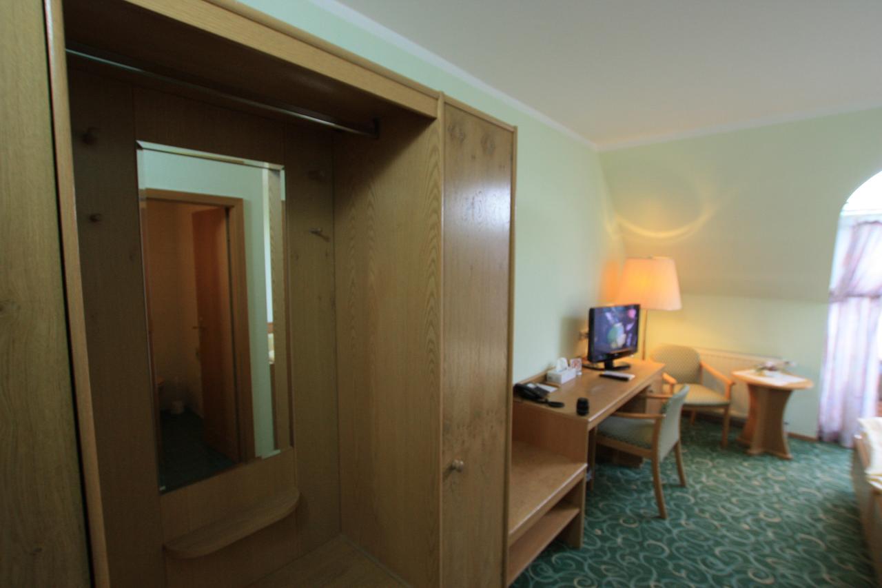 Hotel Buergerhof Hohenstein-Ernstthal Buitenkant foto