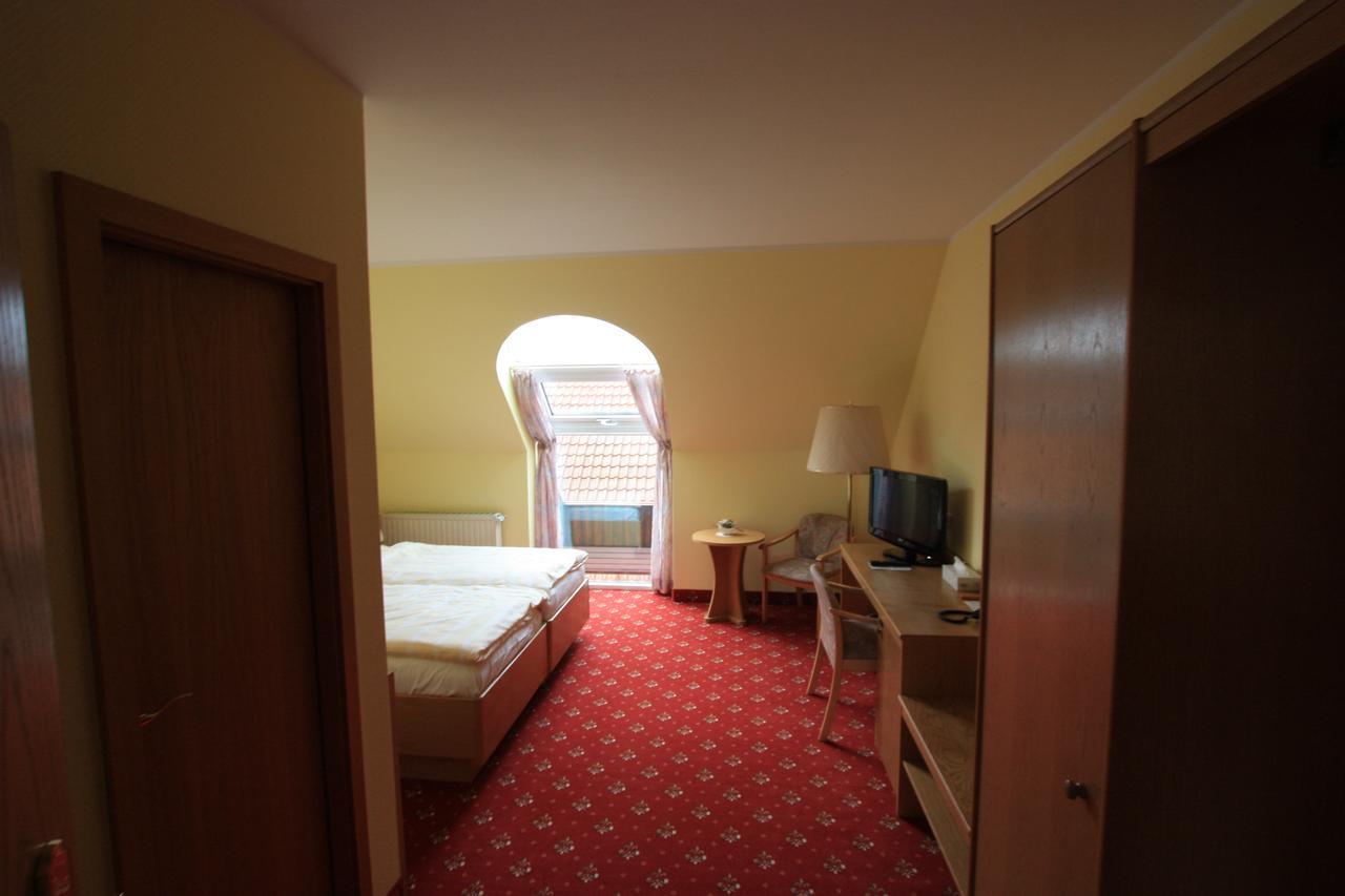 Hotel Buergerhof Hohenstein-Ernstthal Buitenkant foto