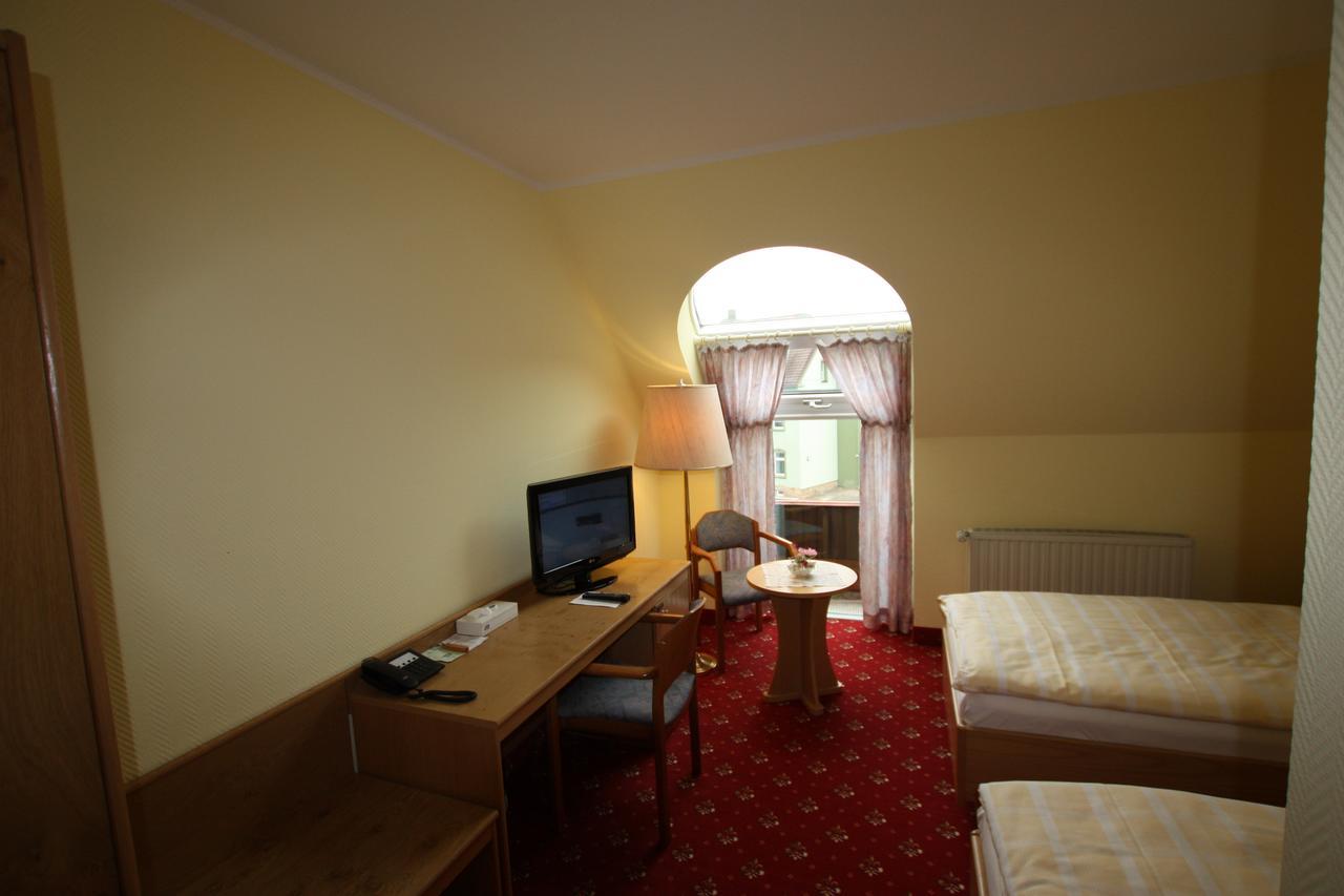 Hotel Buergerhof Hohenstein-Ernstthal Buitenkant foto