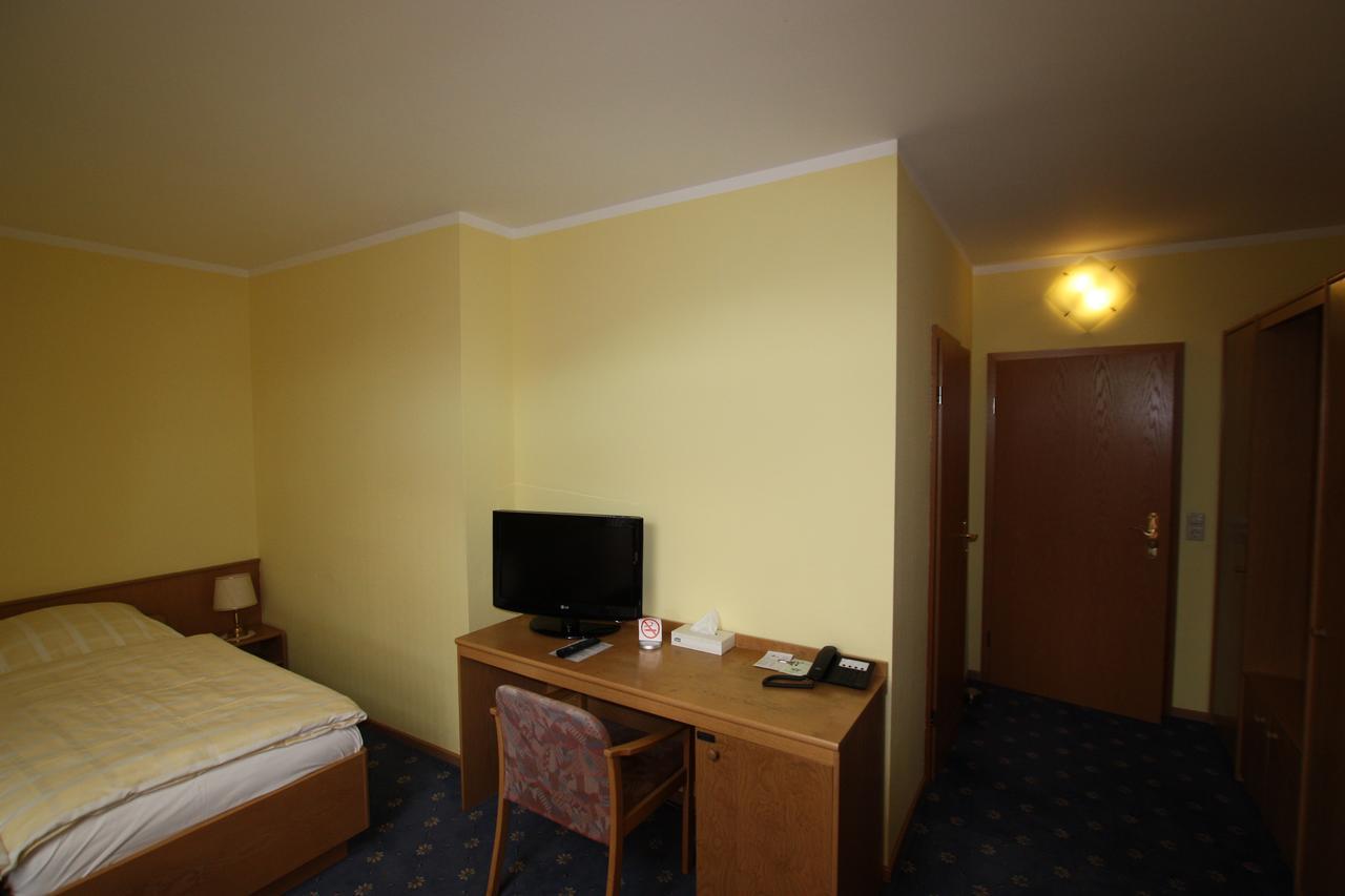 Hotel Buergerhof Hohenstein-Ernstthal Buitenkant foto